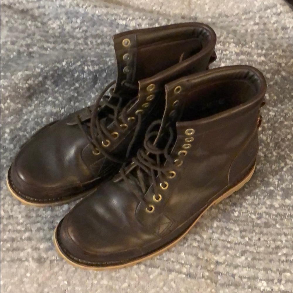 Timberland boots 🥾 dark brown size 10